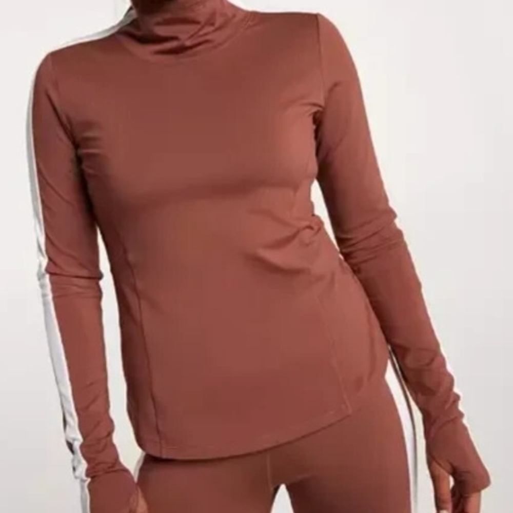 CALIA by Carrie Underwood Brown Long Sleeve Top with White Stripes